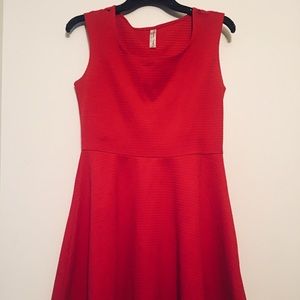 Red sleeveless dress 👗